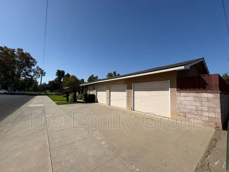 Dinuba House: 341 North Garden Dr
