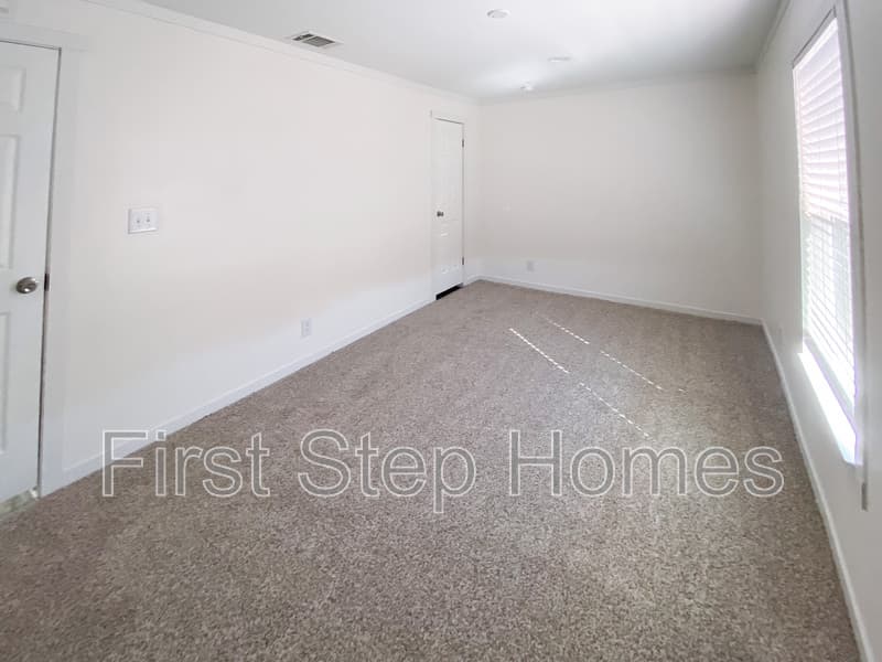 Oak Point House: 234 Islero Drive