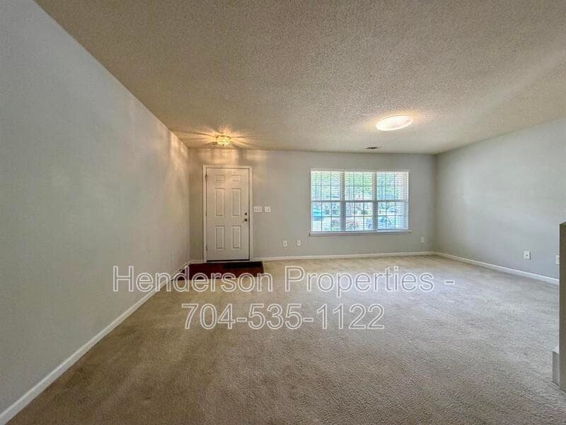 Charlotte Townhome: 17121 Greenlawn Hills Ct