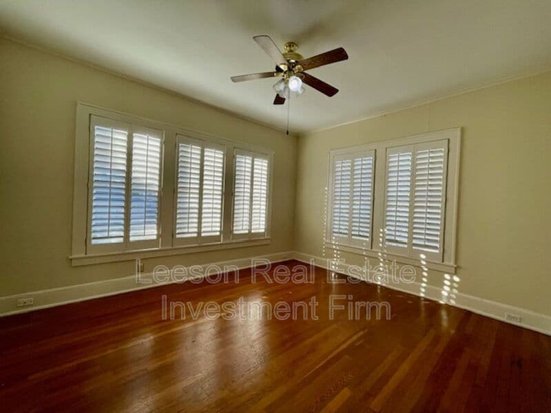 SHREVEPORT House: 458 Forest Ave.
