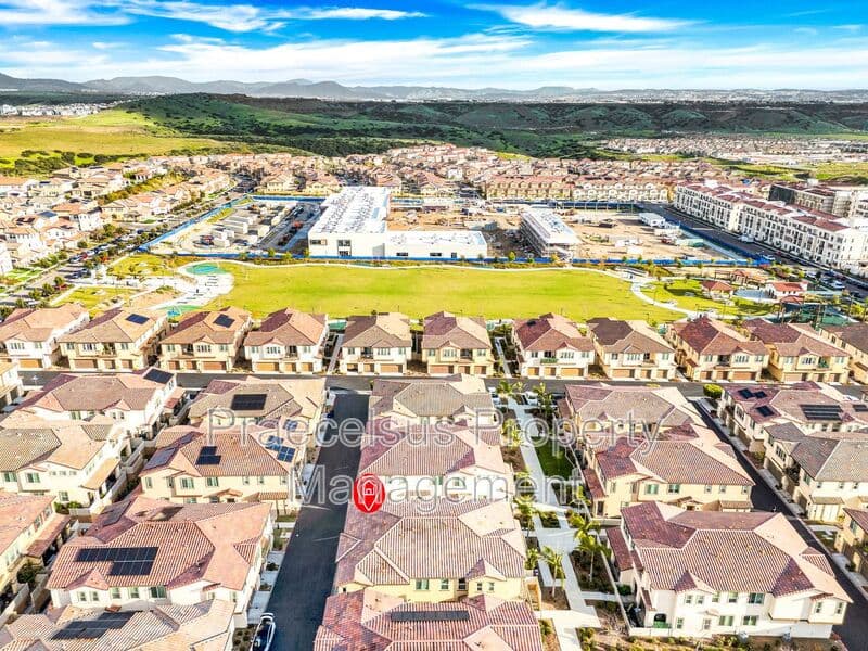 Chula Vista Townhome: 1710 Signature Pl