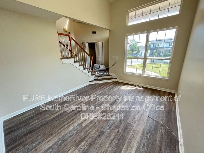 Ladson House: 180 Ponderosa Dr