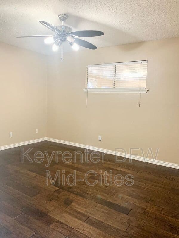 Irving House: 505 E Scotland Dr