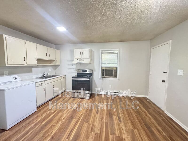 Greensboro House: 1112 Caldwell St