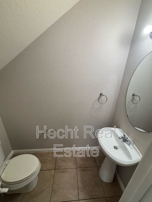 Liberty Hill Condo: 354 Carl Shipp - B