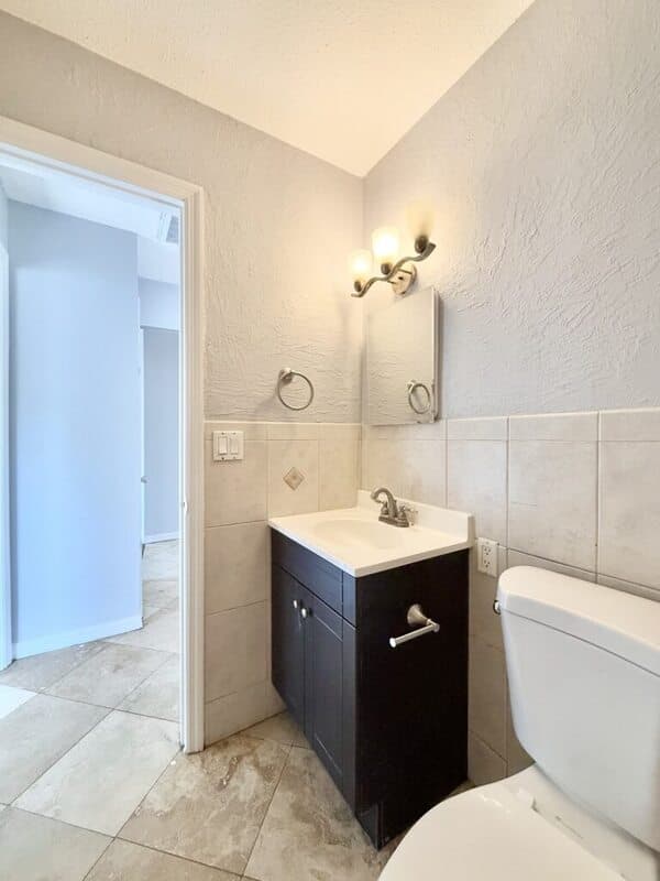 St. Petersburg House: 6943 Buhrley Terrace North