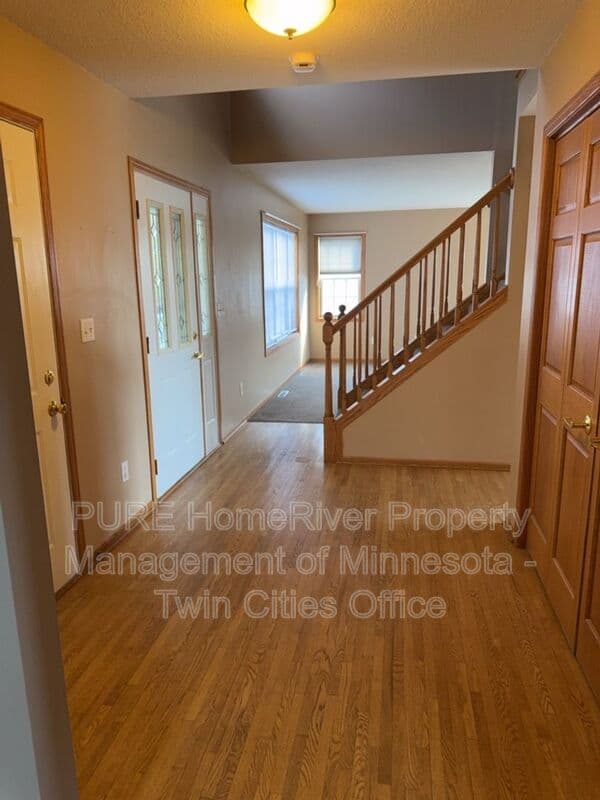 Rochester House: 5939 Shetland Dr NW
