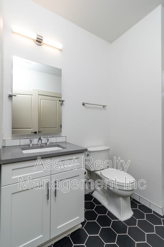 Alcoa Condo: 1120 Franck Street - 205