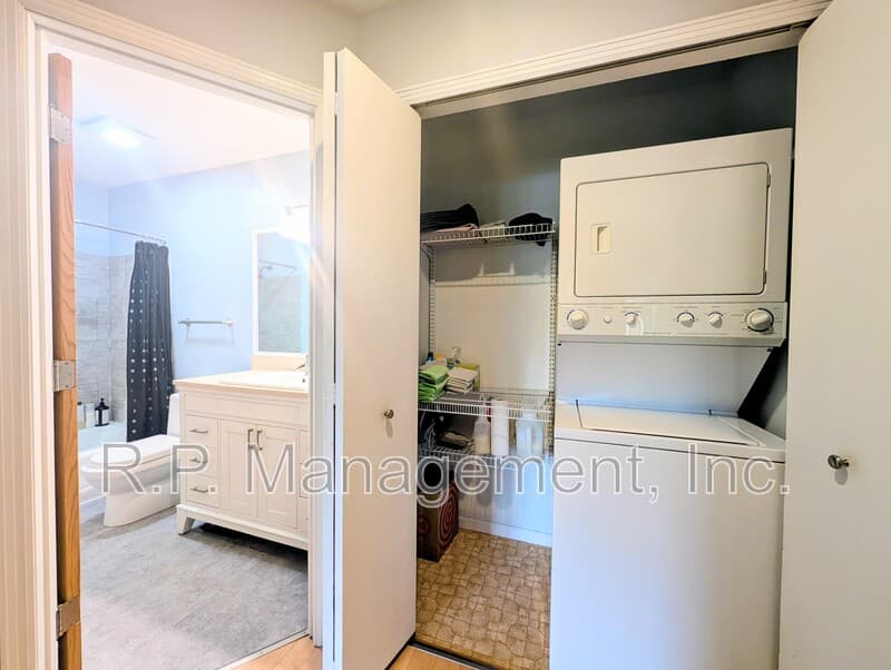 Woodbury Condo: 6317 Alderwood Bay