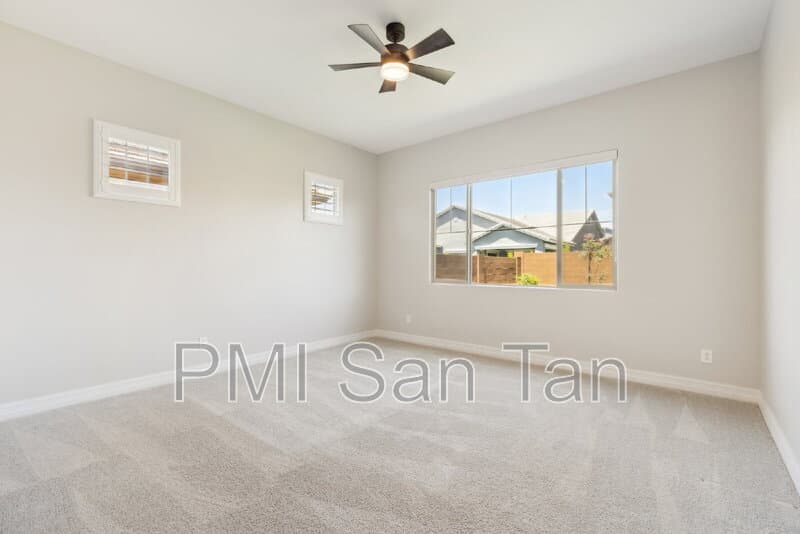 Queen Creek House: 20598 East Avenida Del Valle Court