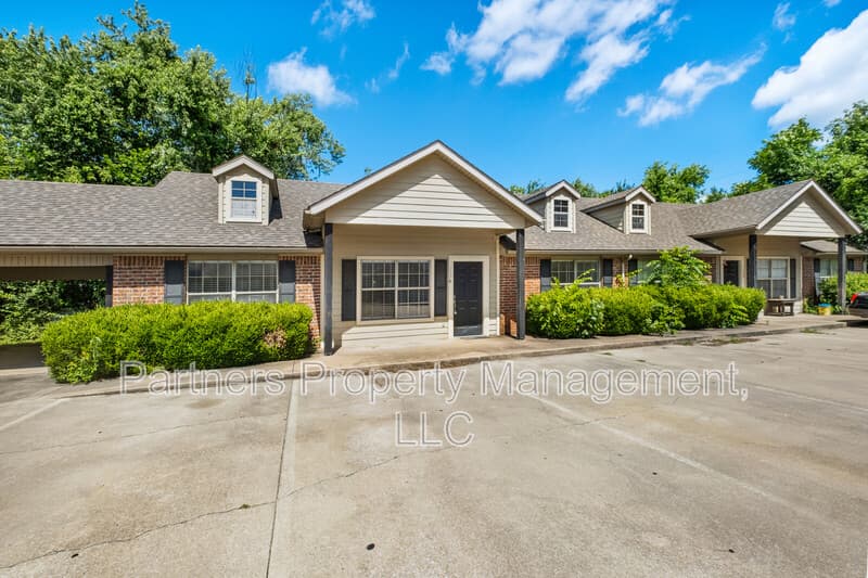 Fayetteville Condo: 1128 West Hendrix Street