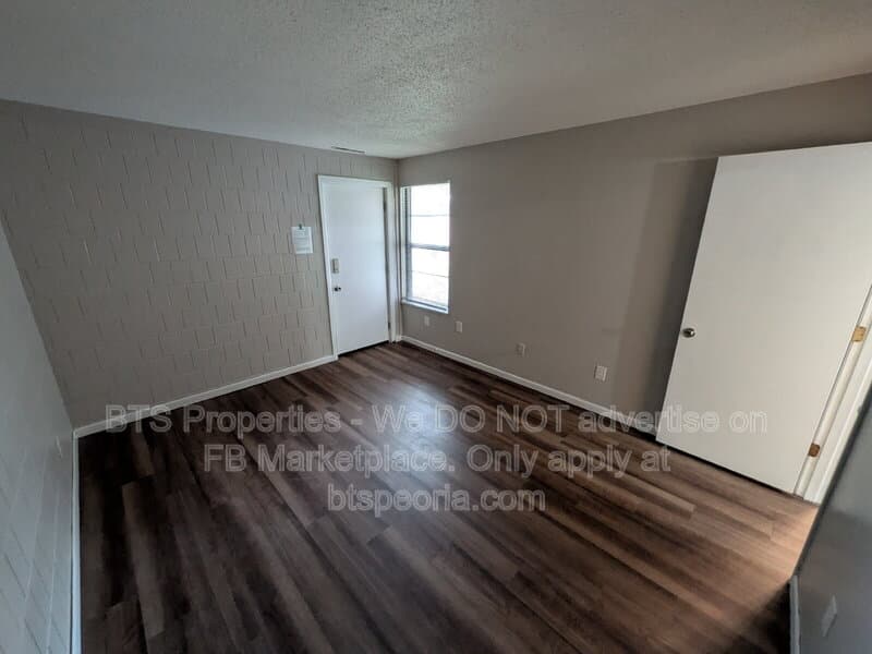 Peoria House: 3426 W Dorchester Ridge