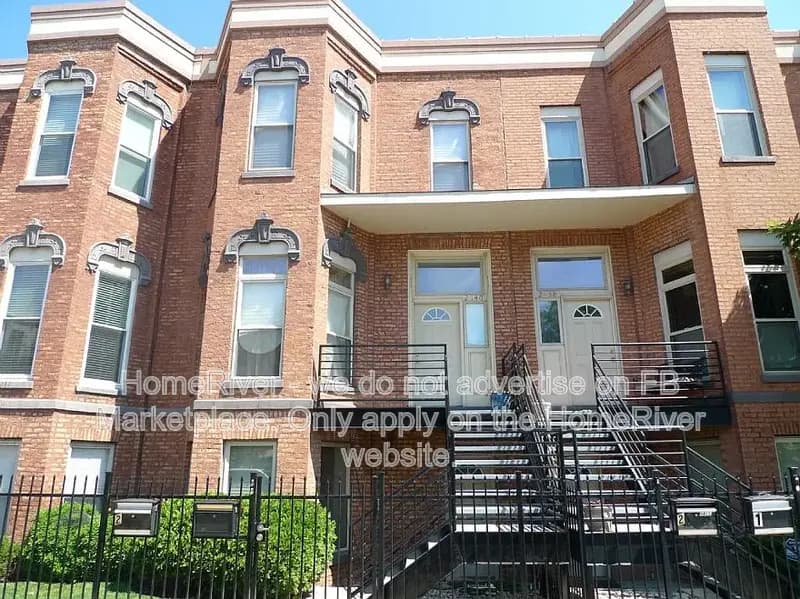 Chicago House: 2140 W Jackson Blvd