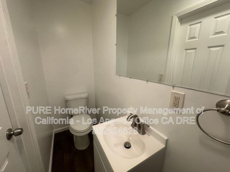Lynwood House: 10977 1/2 Pope Avenue