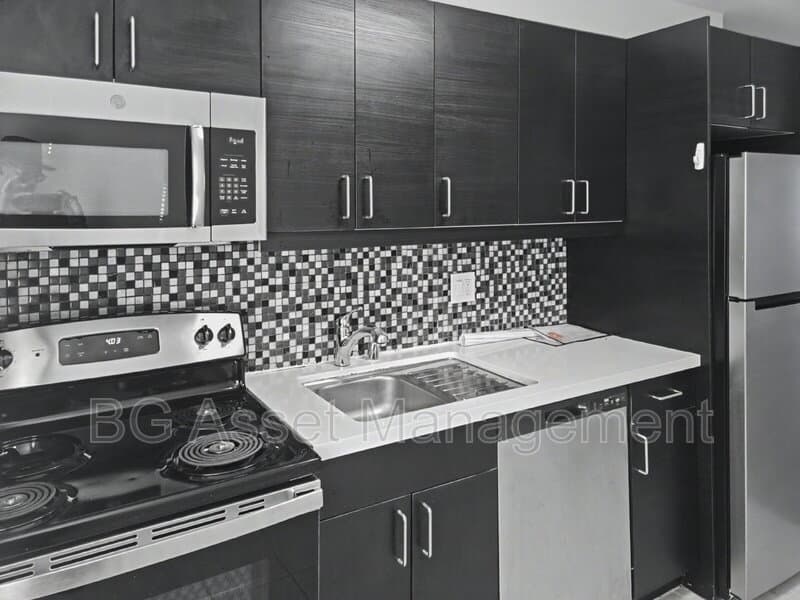 Oakland Condo: 480 Crescent Street