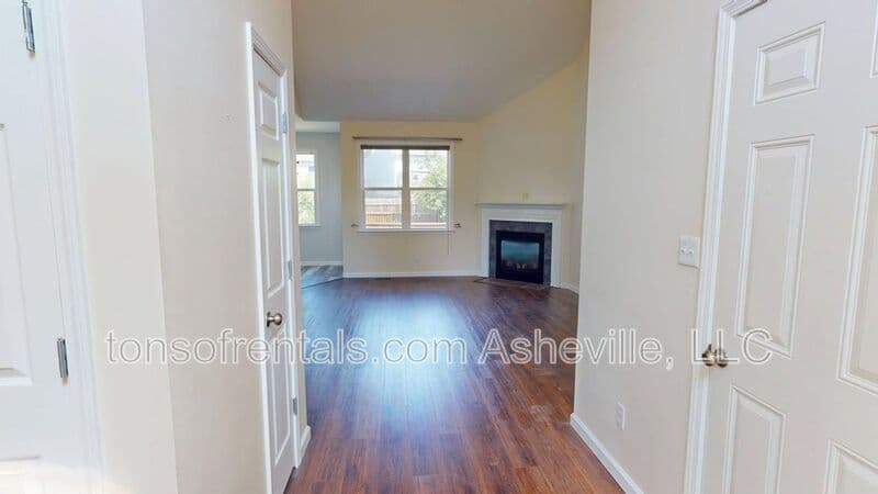 Swannanoa House: 111 Woodcreek Circle