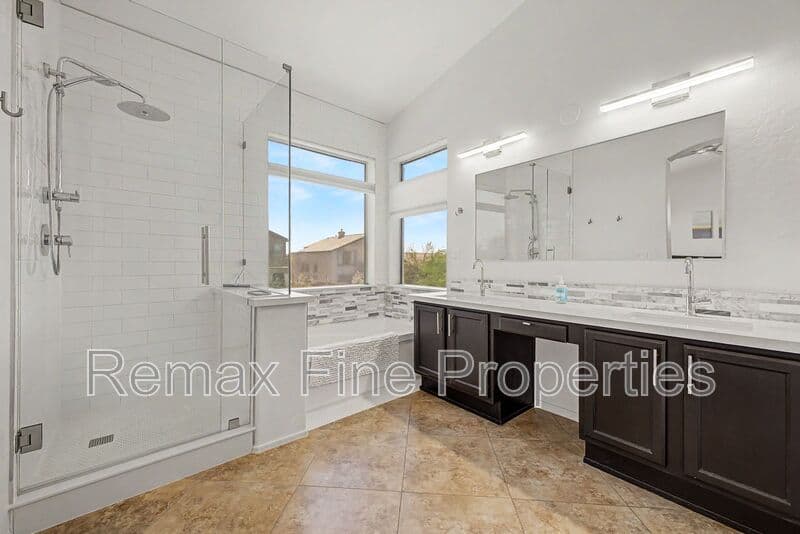 Mesa House: 3563 N Tuscany