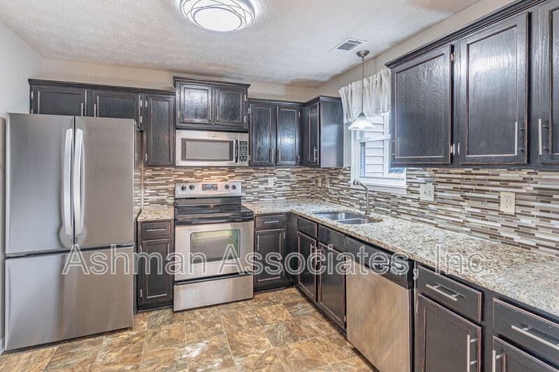 Alpharetta House: 3235 Cape Cir.