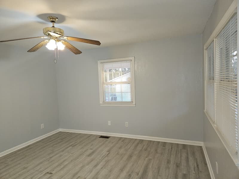 Fayetteville House: 6033 Dahlgren Avenue