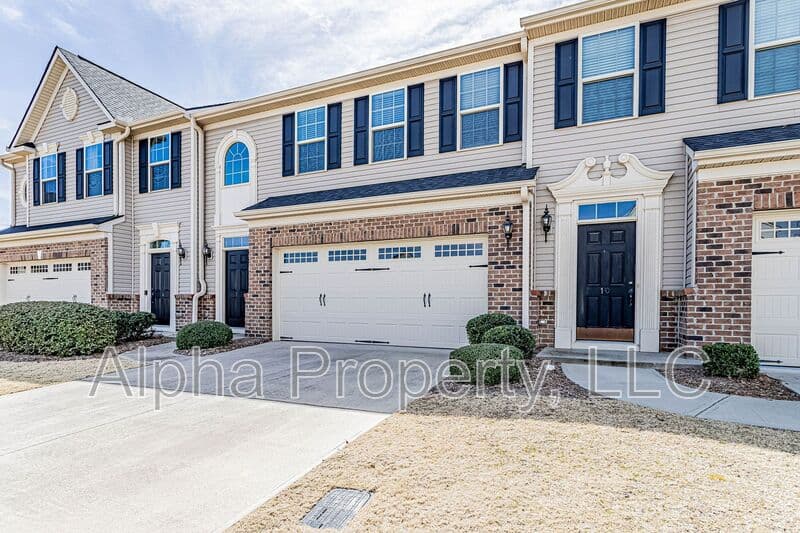 Greer Townhome: 12 Irvington Dr