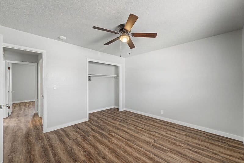 Rogers Condo: 1305 W New Hope Rd