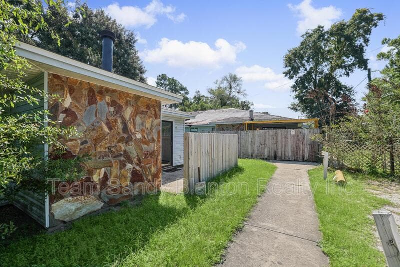 Pensacola House: 455 Stara Circle