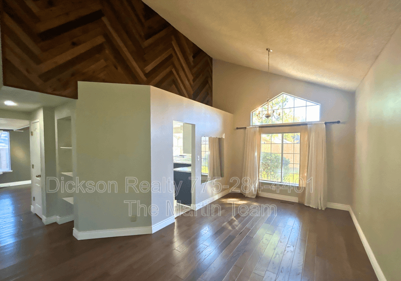 Reno House: 6326 Blue Lakes Court