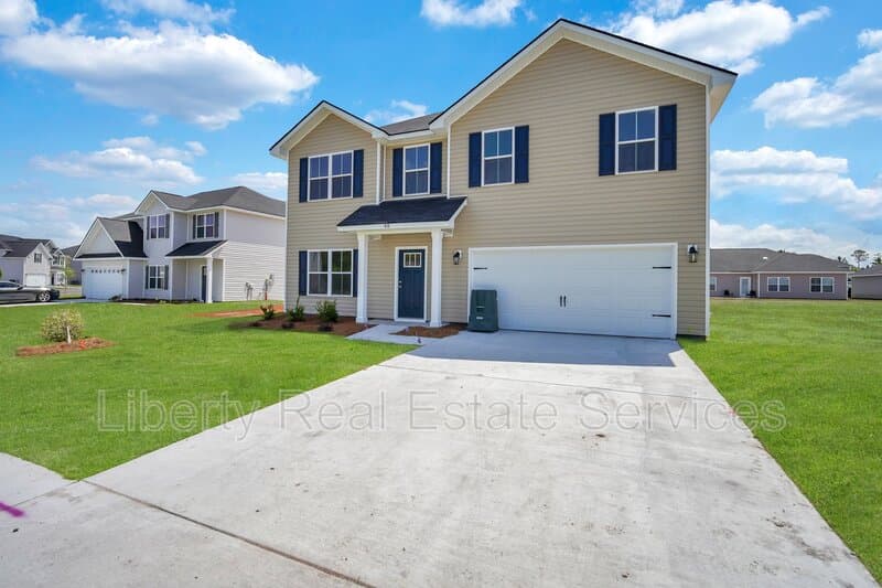 Hinesville House: 88 Fridley Ln