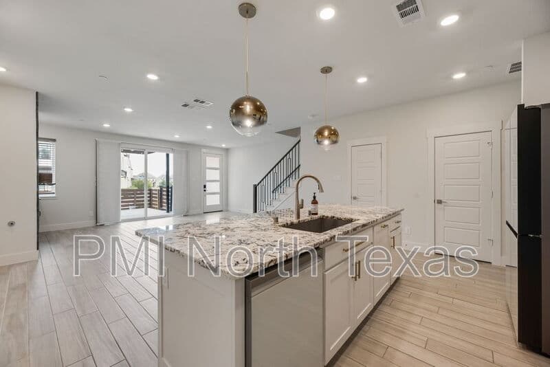 Prosper House: 770 Cavitt Court