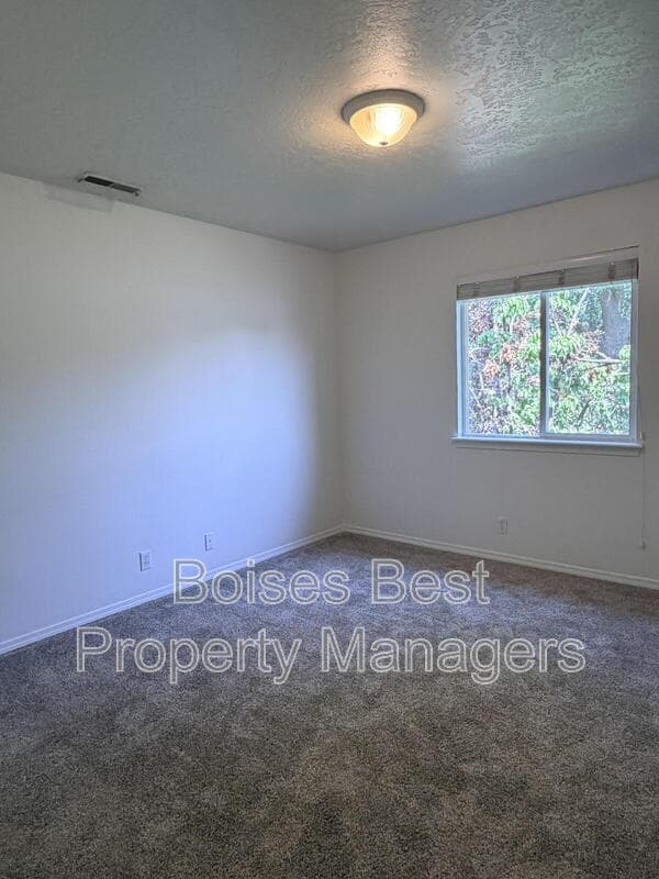 Meridian Condo: 119 E King St