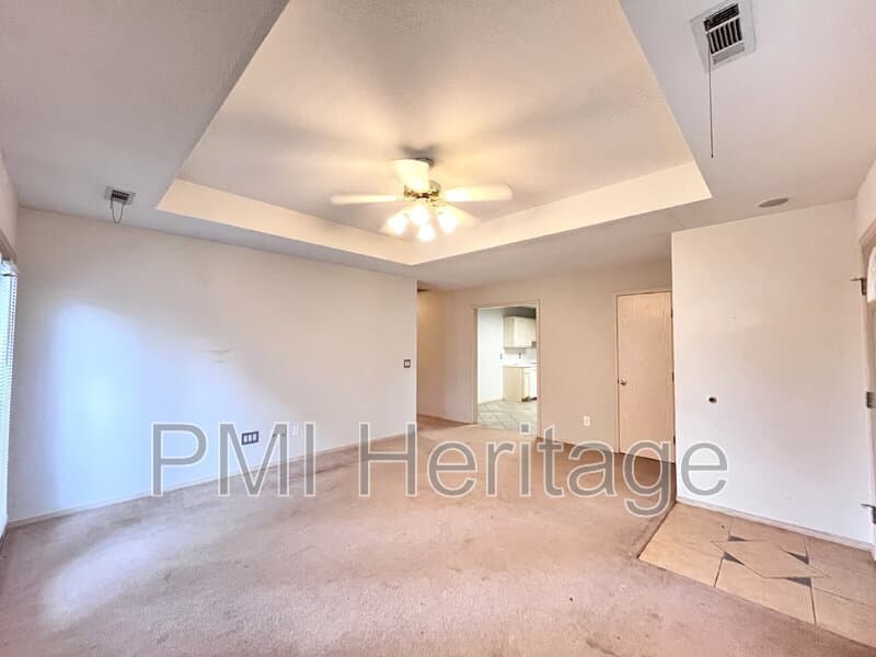 Fayetteville Condo: 886 N Daisy Ln