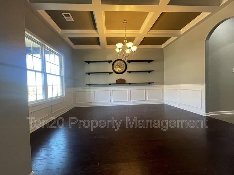 Columbus House: 4955 Brightstar Lane