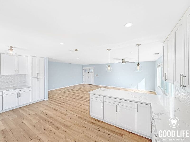 Santee House: 8617 Carlton Oaks Dr