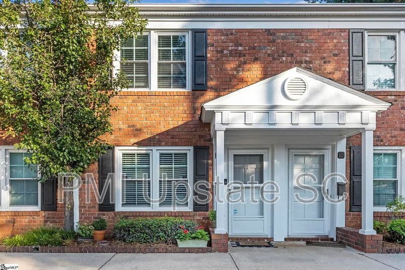Greenville House: 501 Edwards Road