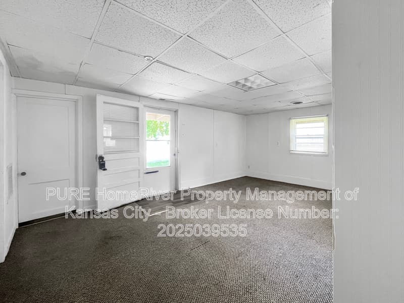 Higginsville House: 303 W 22nd St