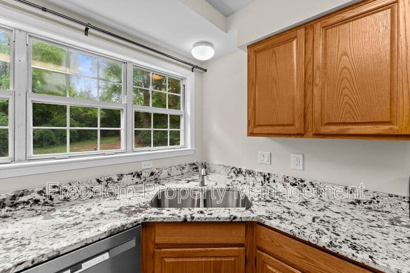 Manassas Townhome: 8644 Sanderling Dr