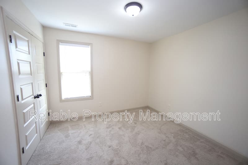 Clayton House: 198 Balboa Parkway