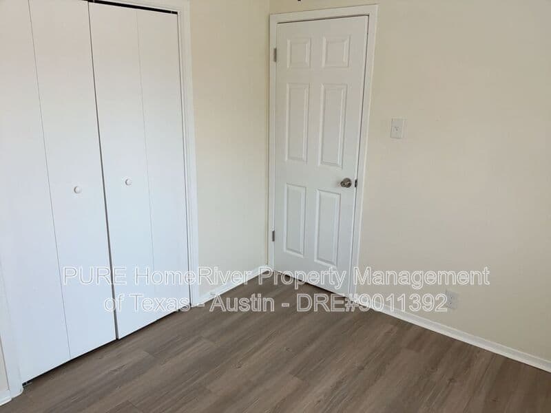 Round Rock Condo: 418 Parkhill Cv