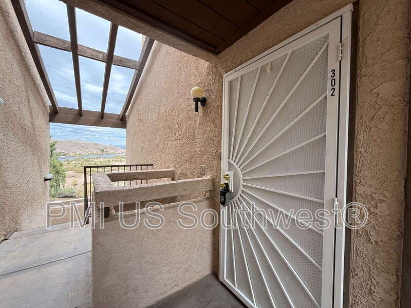 Bullhead City Condo: 1611 Highway 95