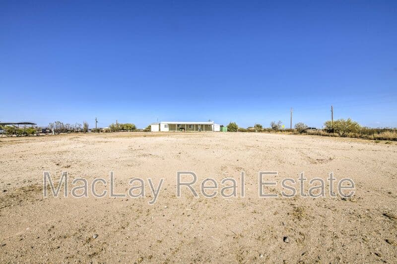 Florence House: 20968 E Florence Kelvin Hwy