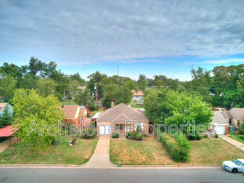 Oklahoma City House: 2617 Northwest 37th Street