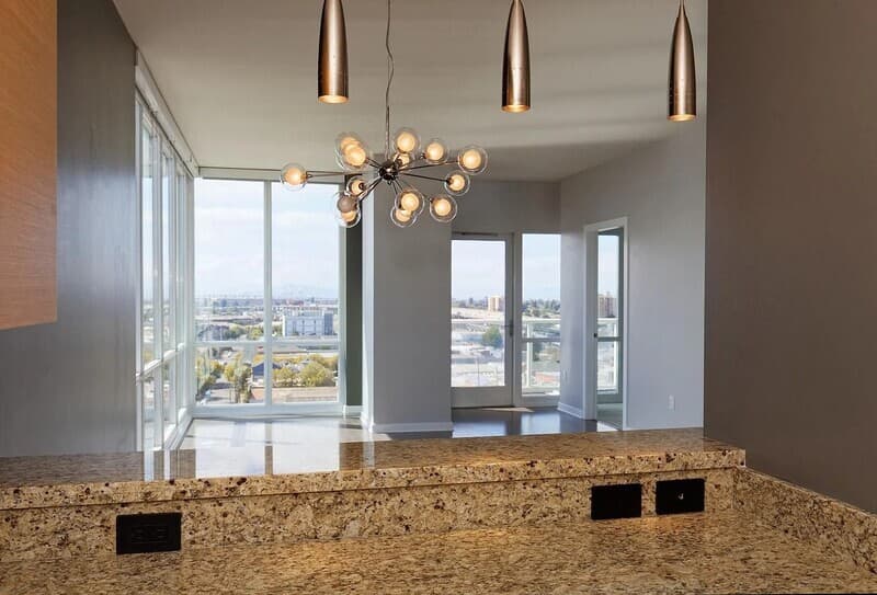 Oakland Condo: 222 Broadway St