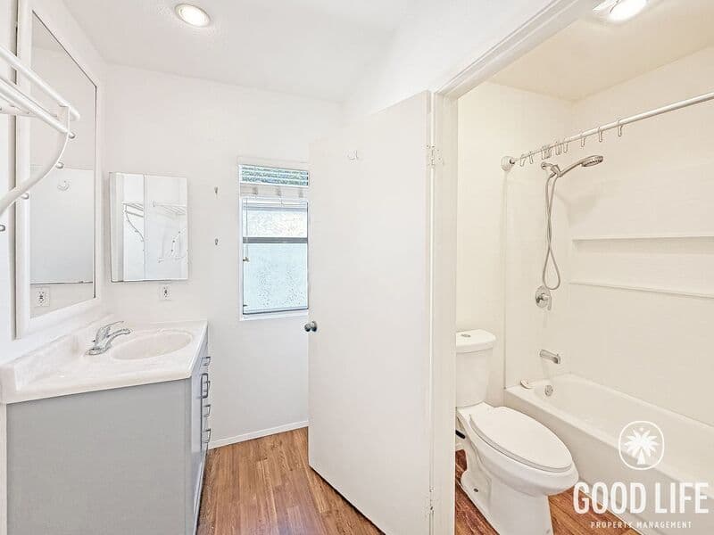 La Jolla Condo: 8310 Via Sonoma