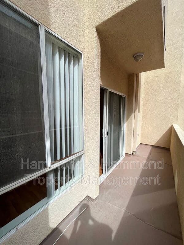 Reseda Condo: 19350 Sherman Way