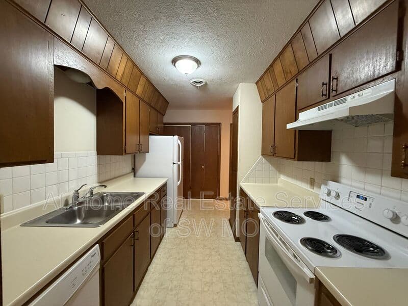 Nixa Condo: 1924 Bellerive