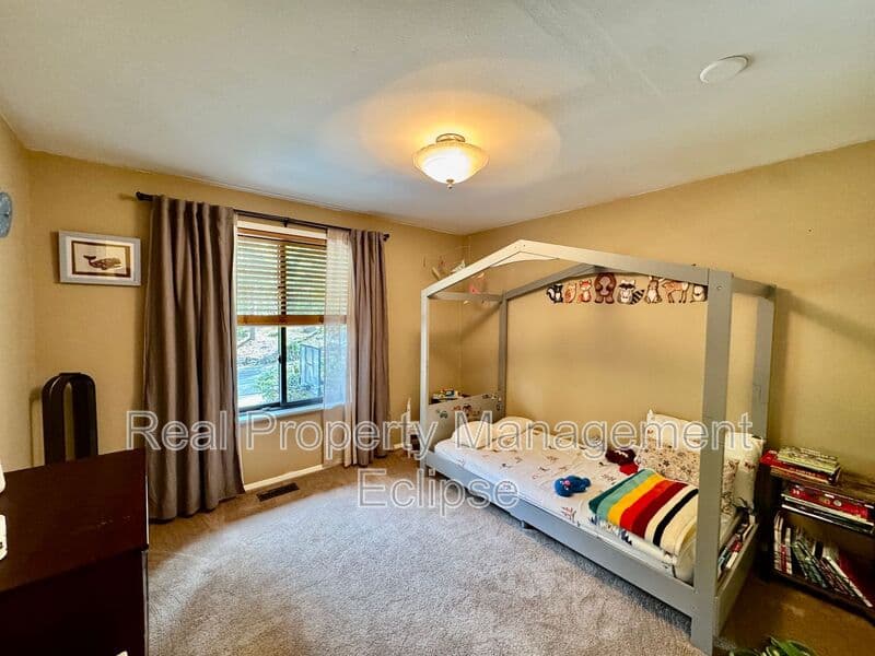 Bellevue House: 15130 SE 47th PL