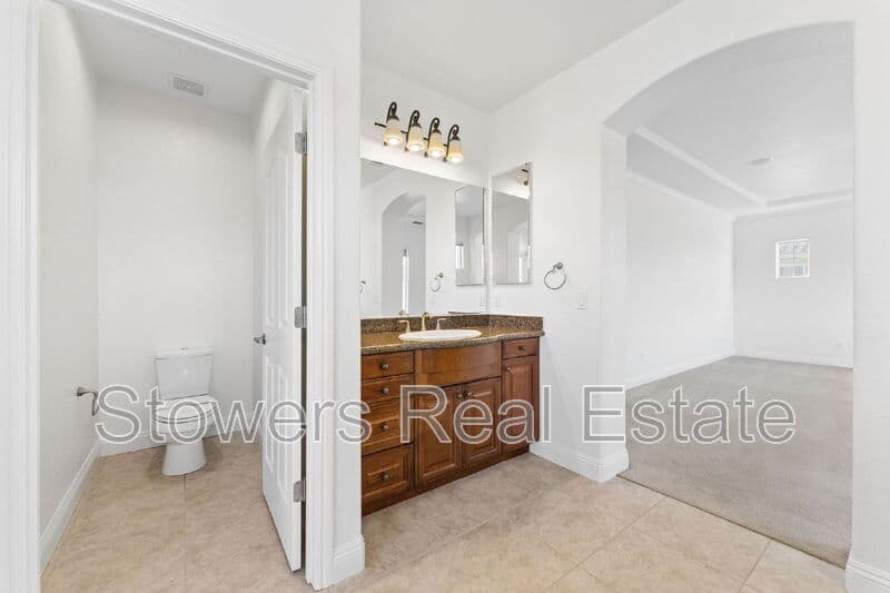 Danville House: 310 La Spezia