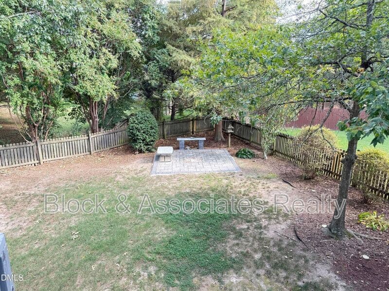 Apex House: 2006 Battlewood Rd.