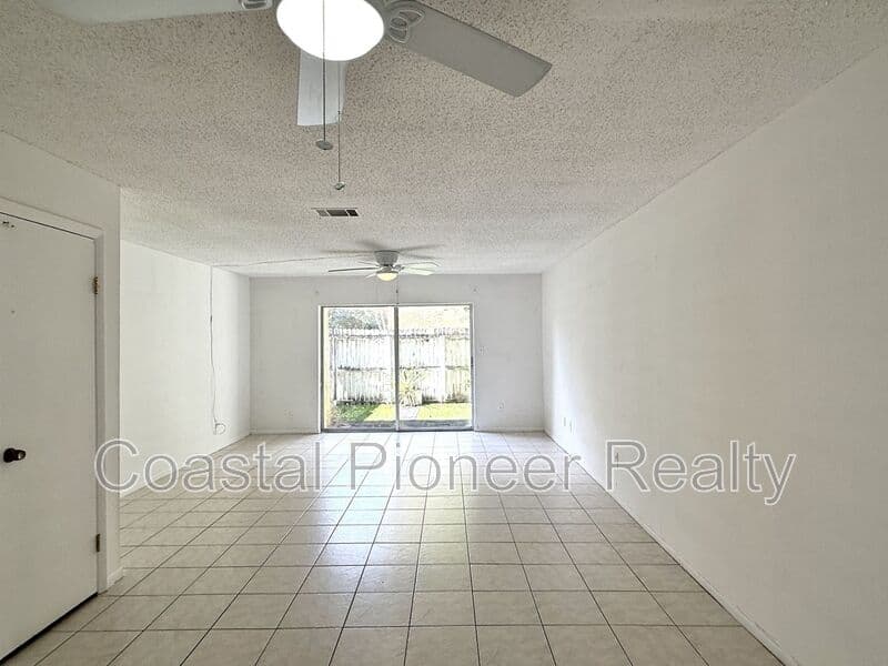 Tampa Townhome: 7573 Abonado R