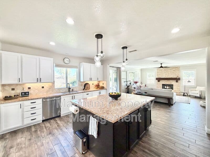 Murrieta House: 23557 Wickham Ln